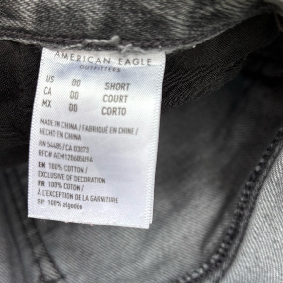 American Eagle Mom Jean Size 00 Short Gray Denim Distressed High Rise Grunge - Picture 4 of 9